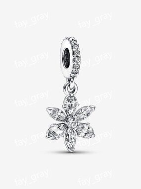 Pandora Sparkling Herbarium Cluster Dangle Charm